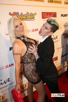 ynotcams2018_redcarpet272 